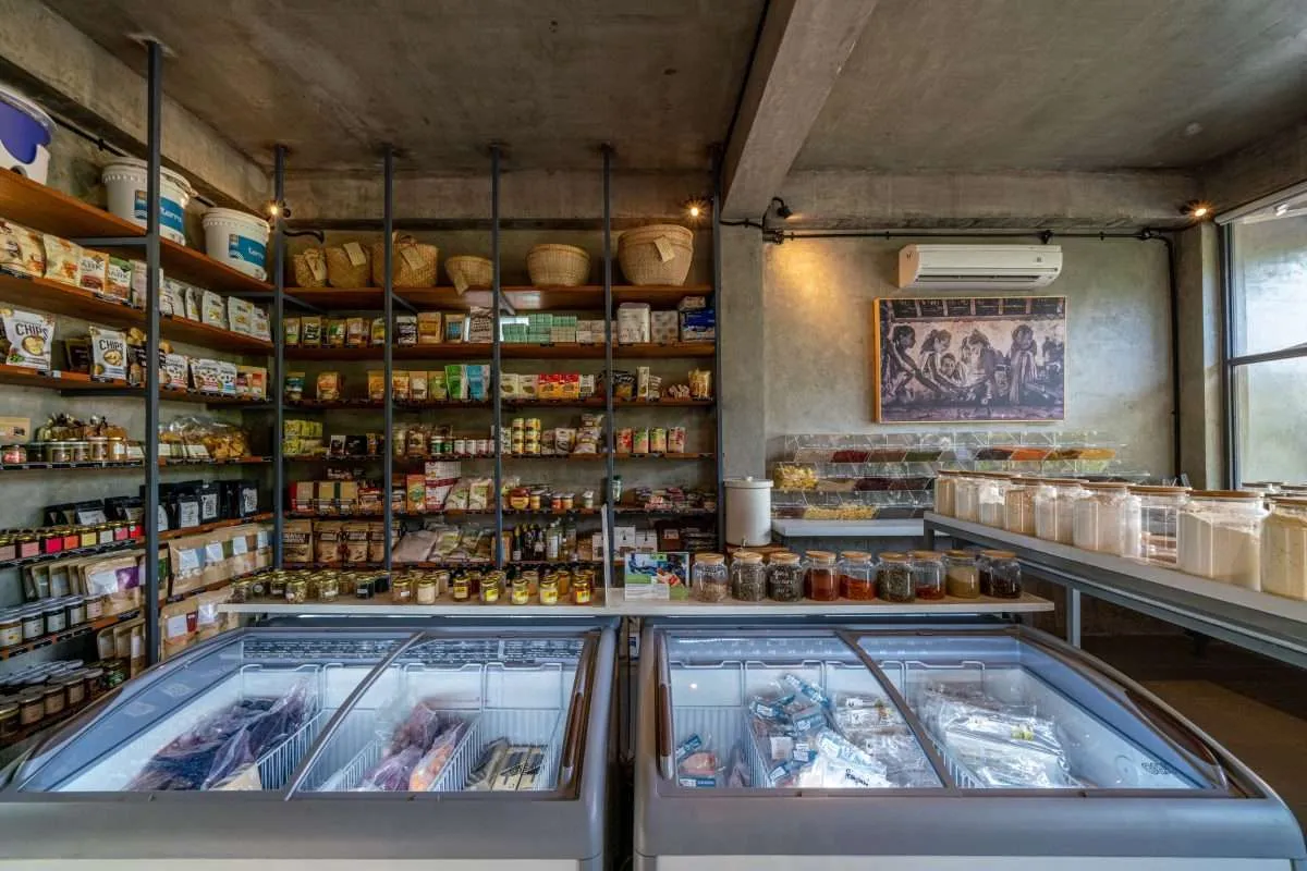 bali direct store pererenan inside view shelves